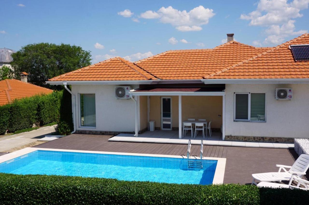 Geranium Holliday Villas Obrochishte Exterior photo